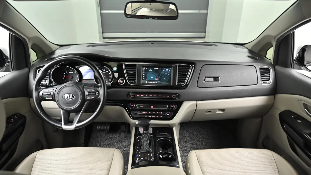 Kia Carnival — miniaturë 7