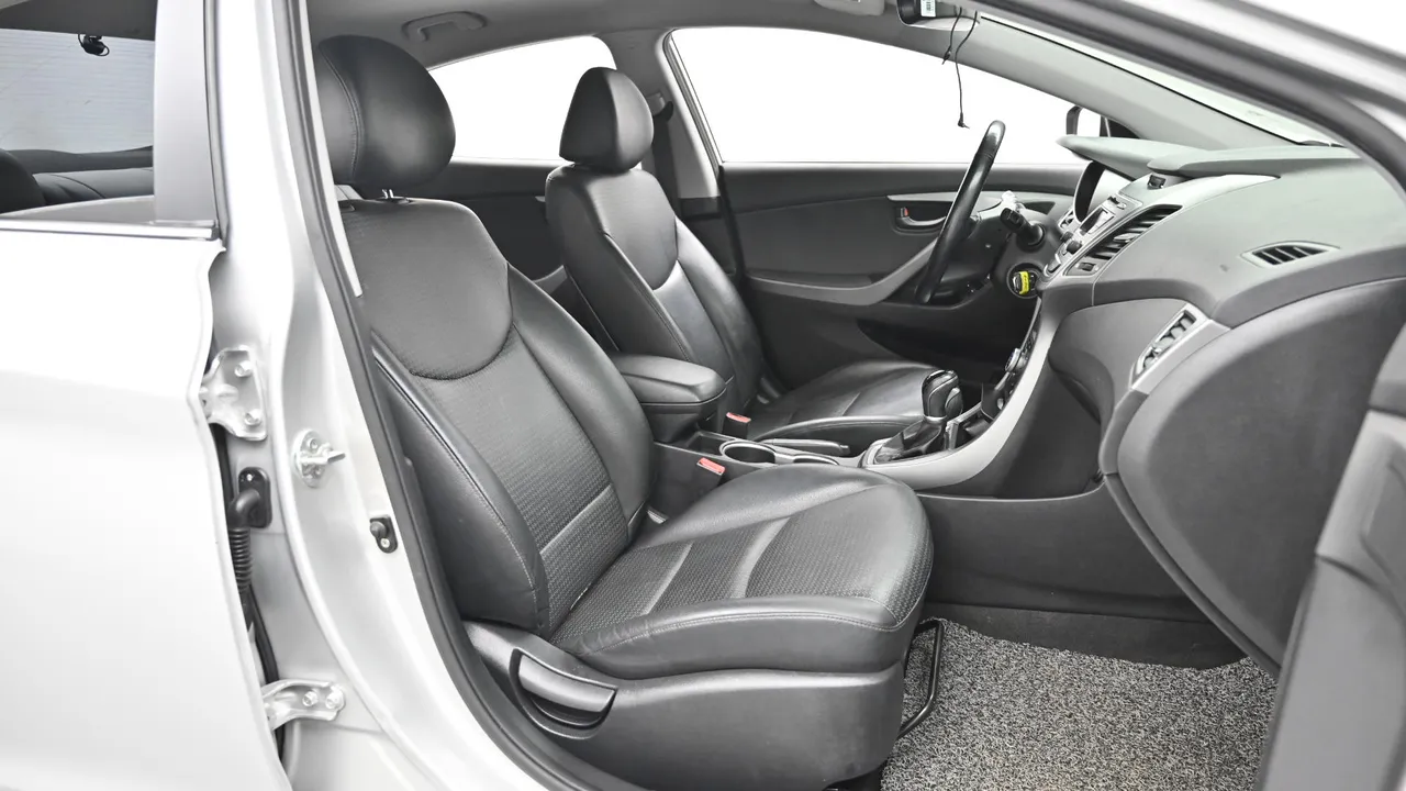 Hyundai Avante — miniaturë 10