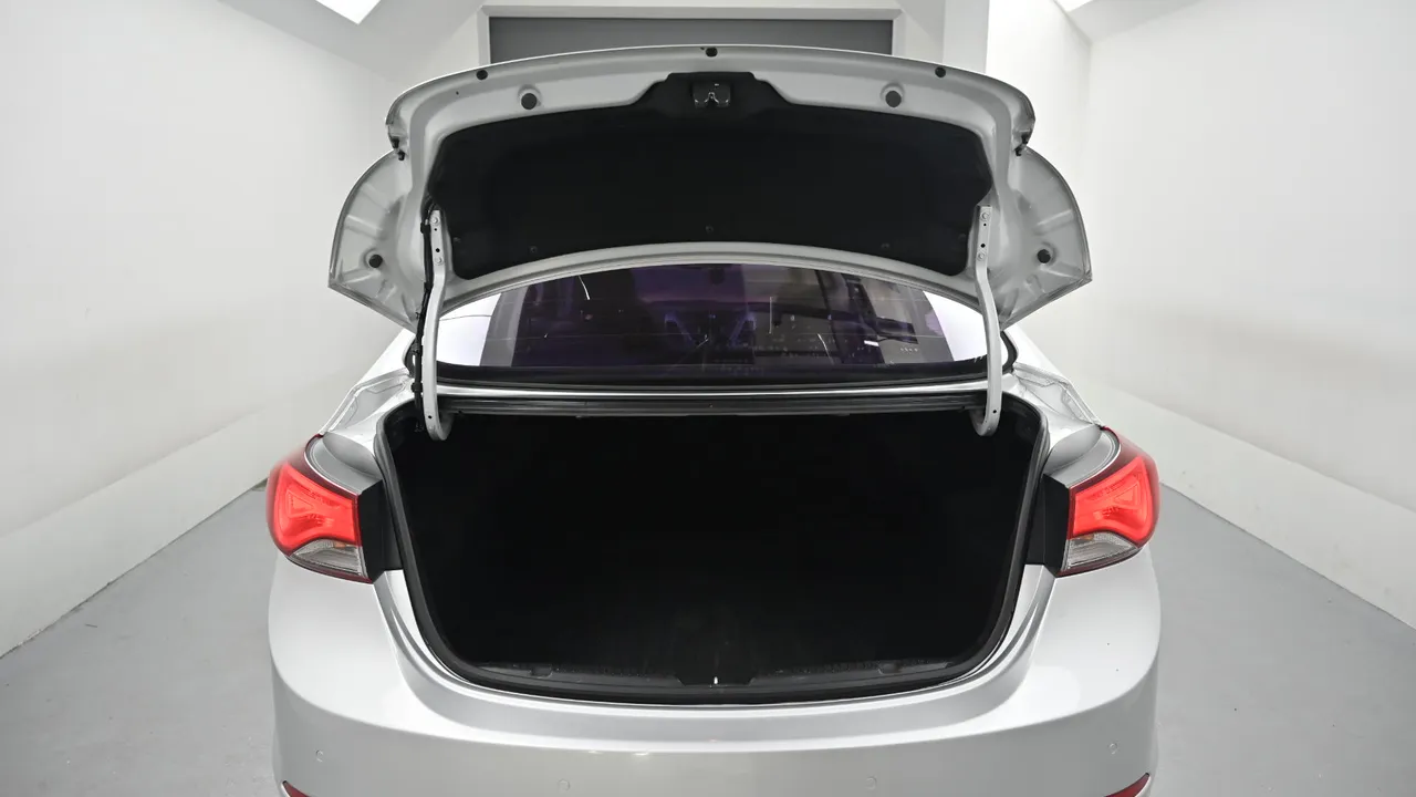 Hyundai Avante — miniaturë 19