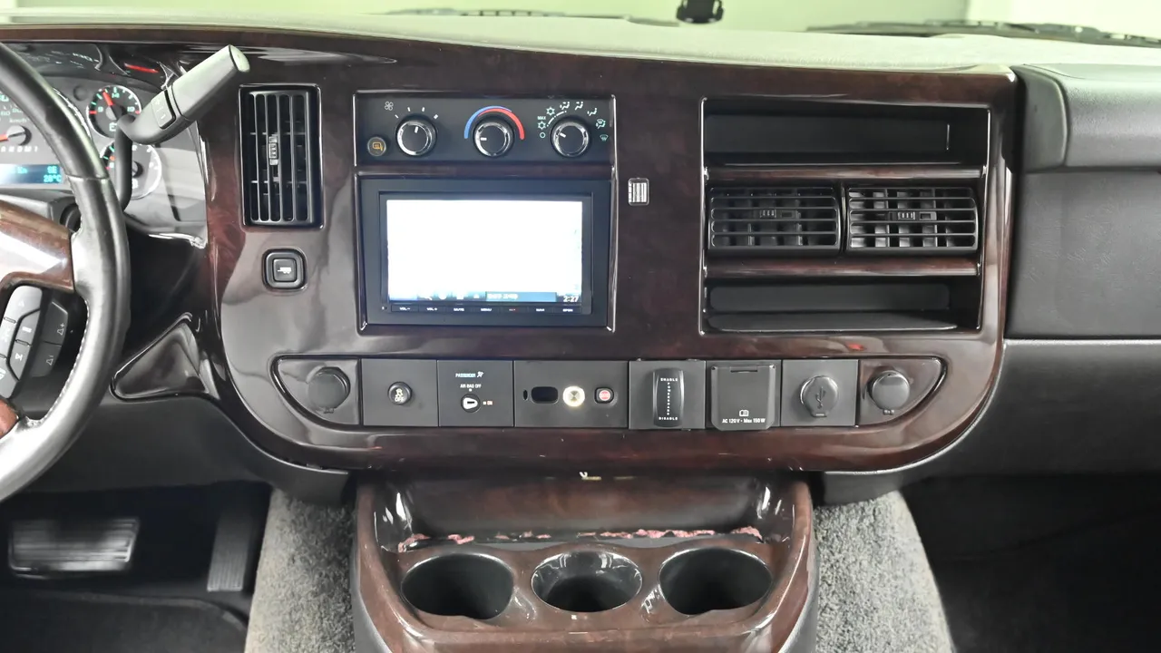 Chevrolet Express — miniaturë 14