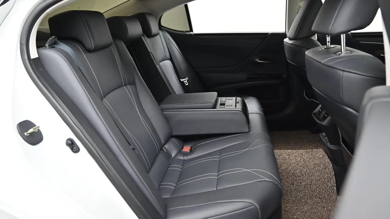 Lexus ES — miniaturë 12