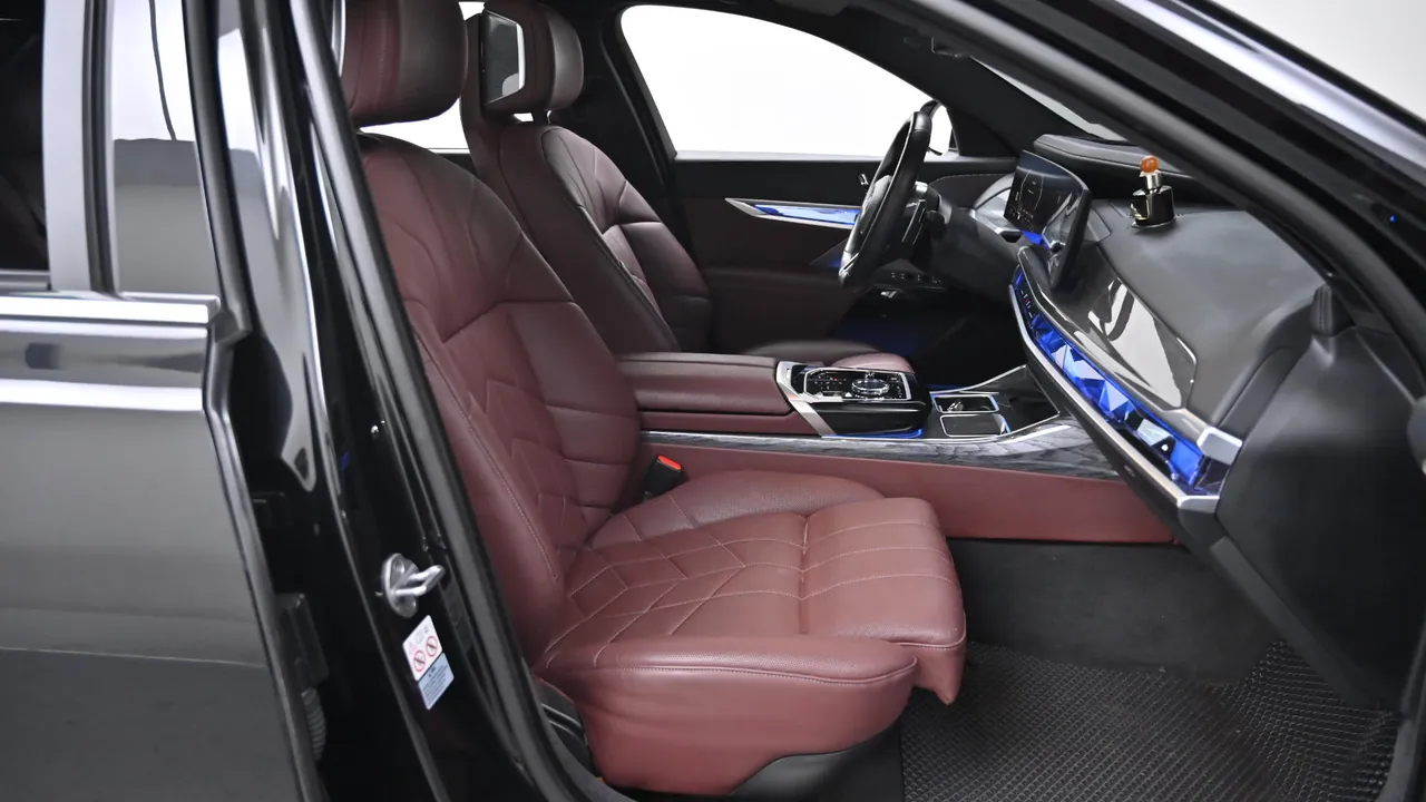 BMW 7er — miniaturë 10