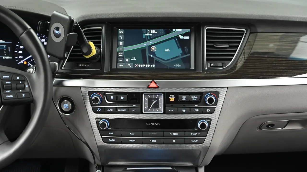 Genesis G80 — miniaturë 14