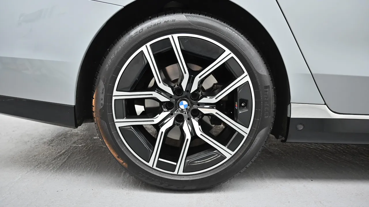 BMW 7er — miniaturë 27