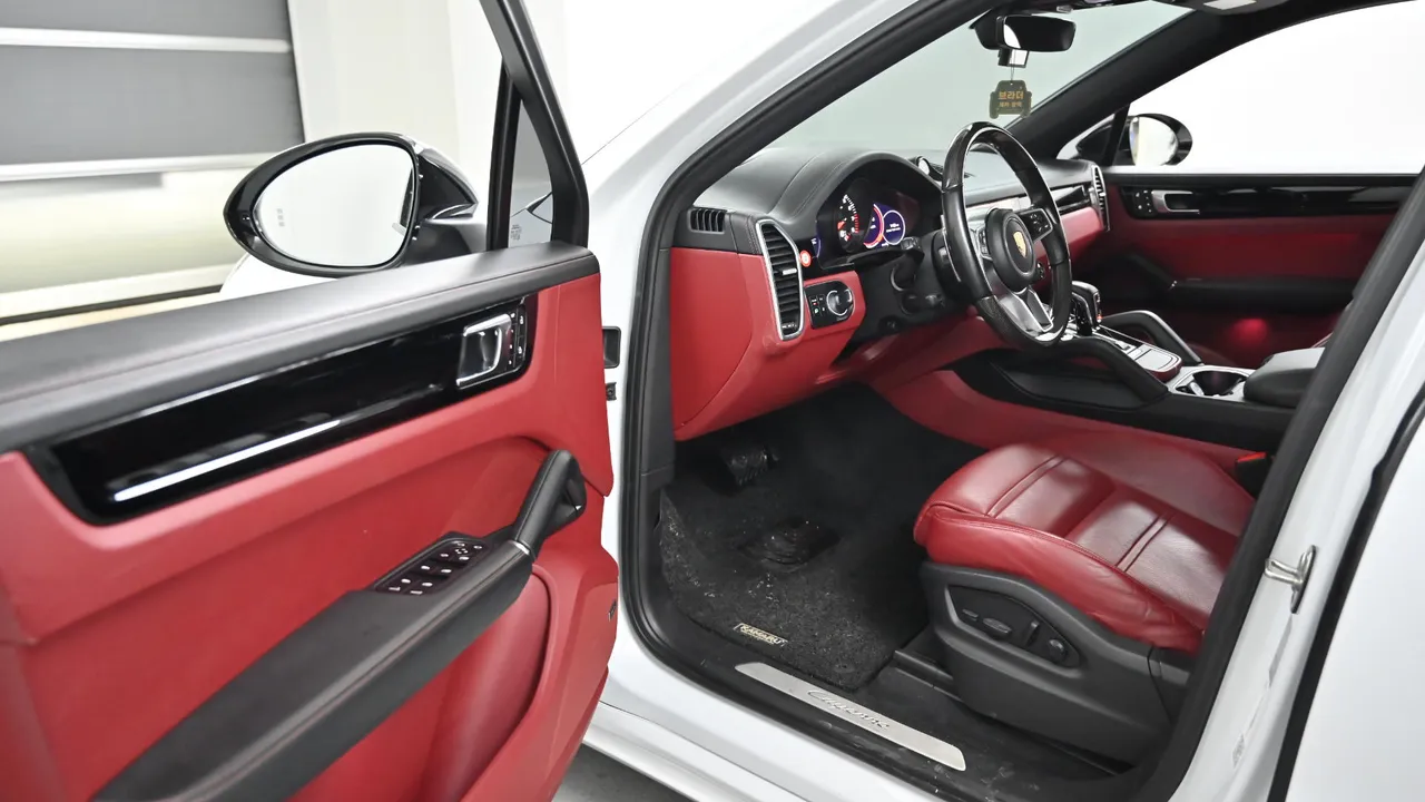 Porsche Cayenne — miniaturë 11