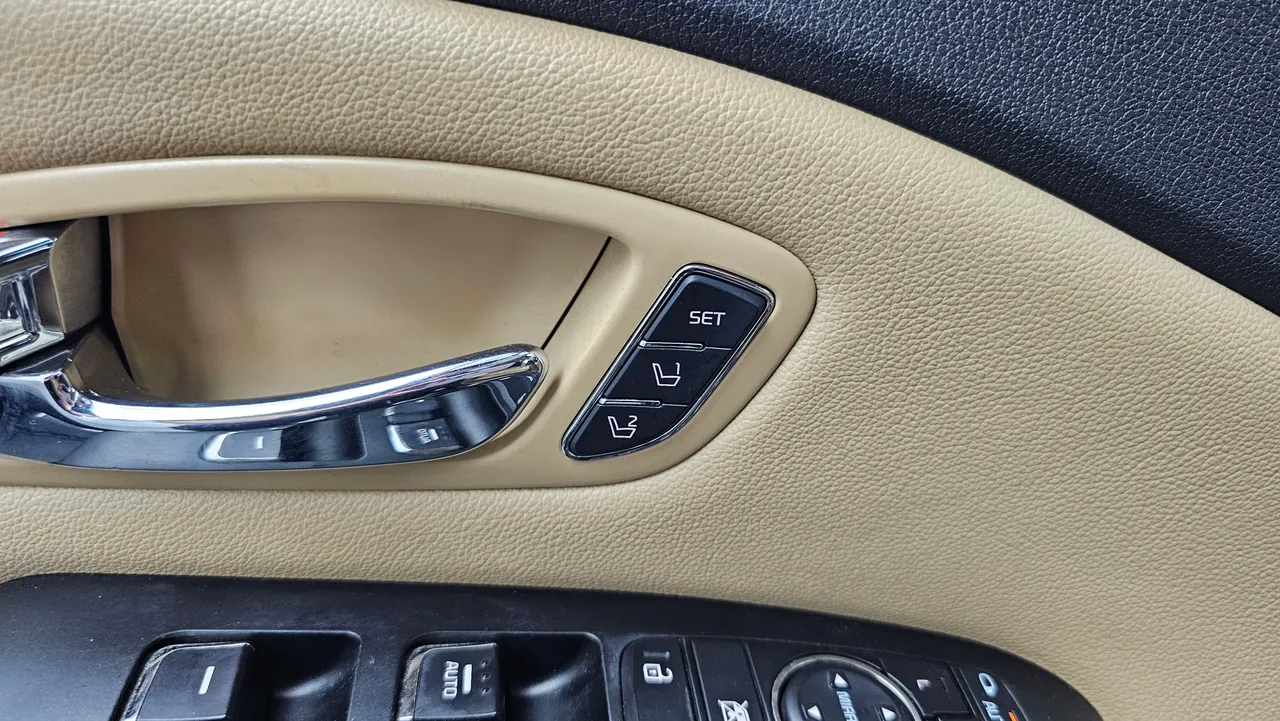 Kia Carnival — miniaturë 16