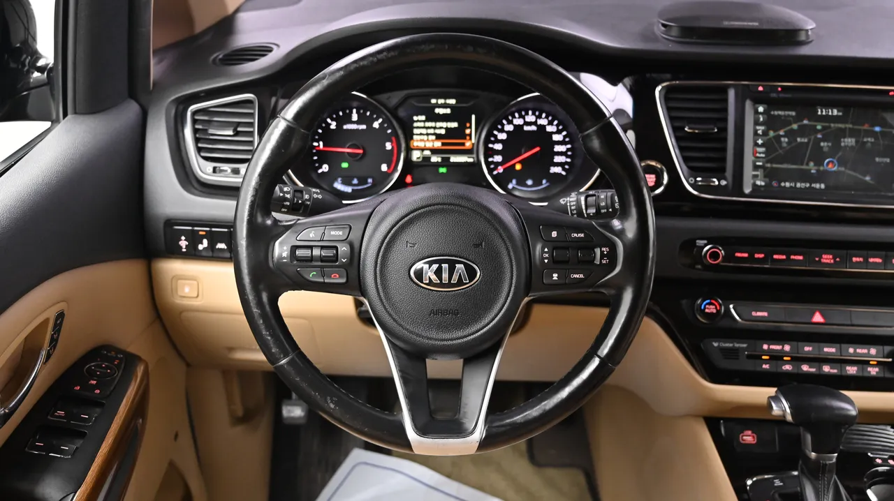 Kia Carnival — miniaturë 13