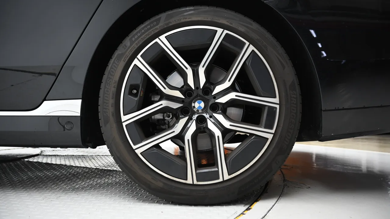 BMW 7er — miniaturë 5
