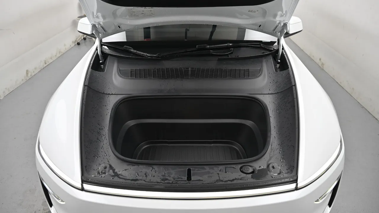 Tesla Model Y — miniaturë 6