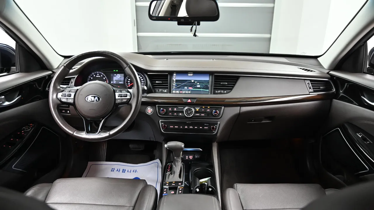 Kia K7 — miniaturë 7