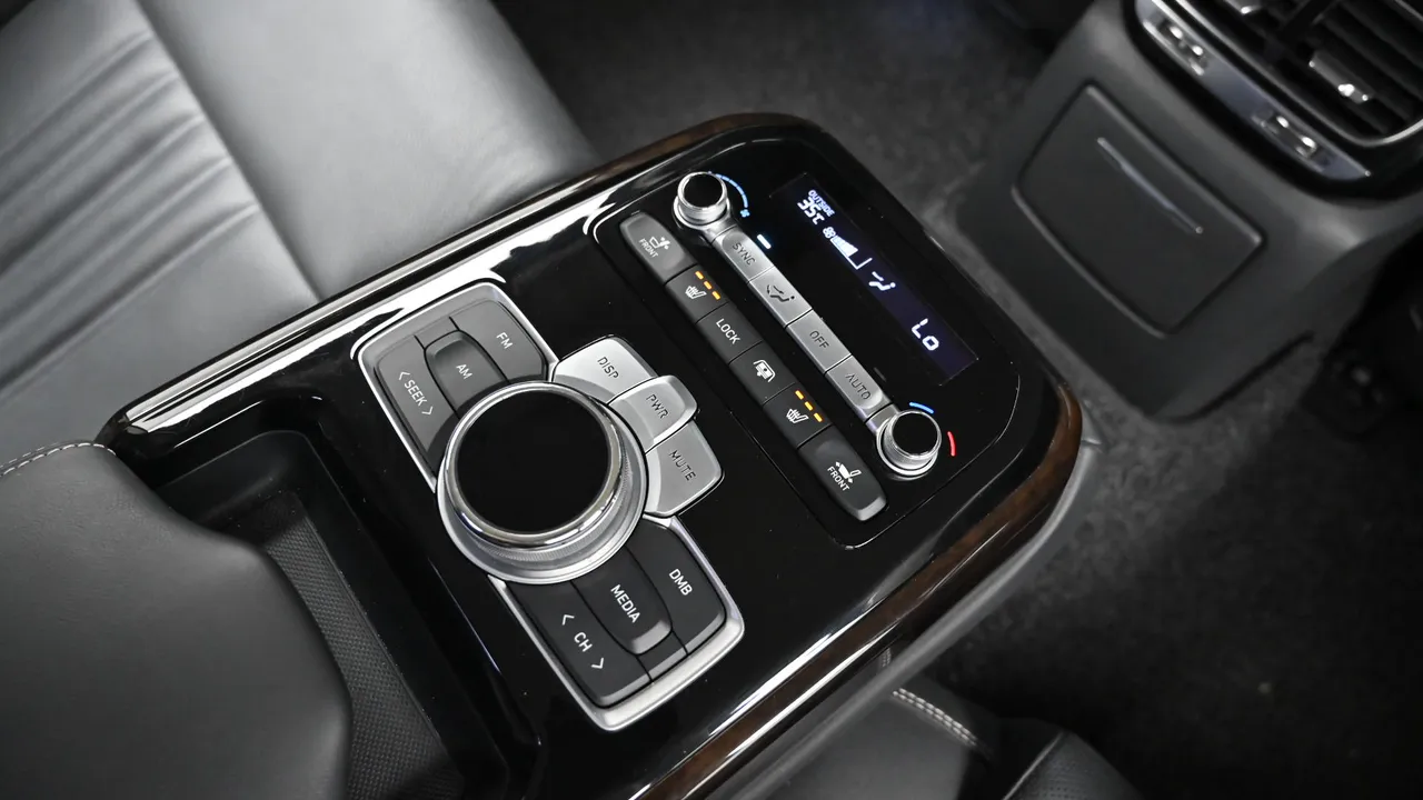 Genesis G90 — miniaturë 16