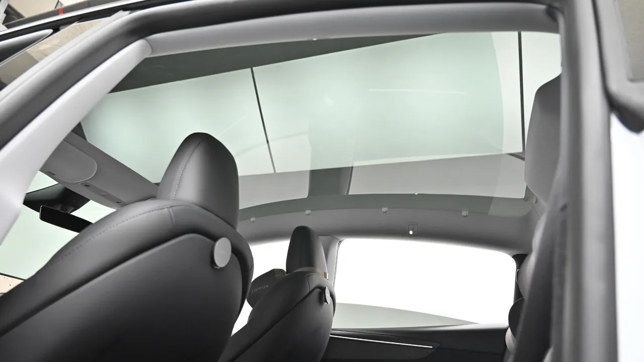 Tesla Model Y — miniaturë 18