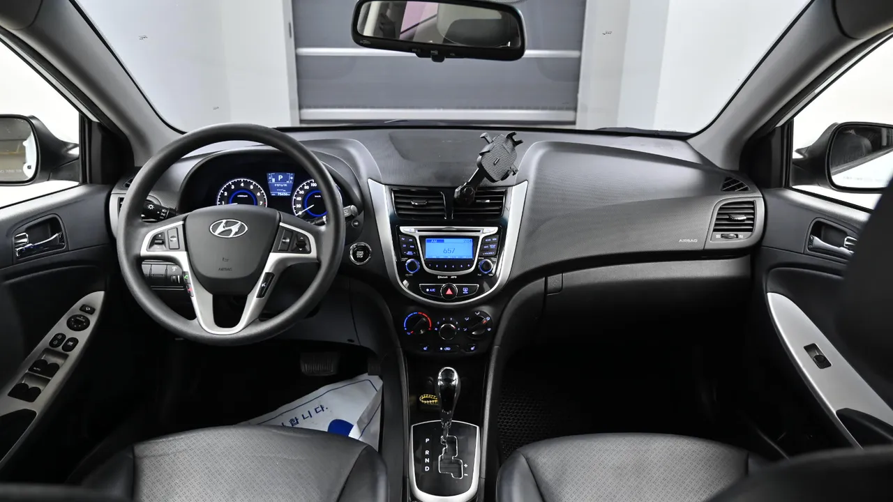Hyundai Accent — miniaturë 7