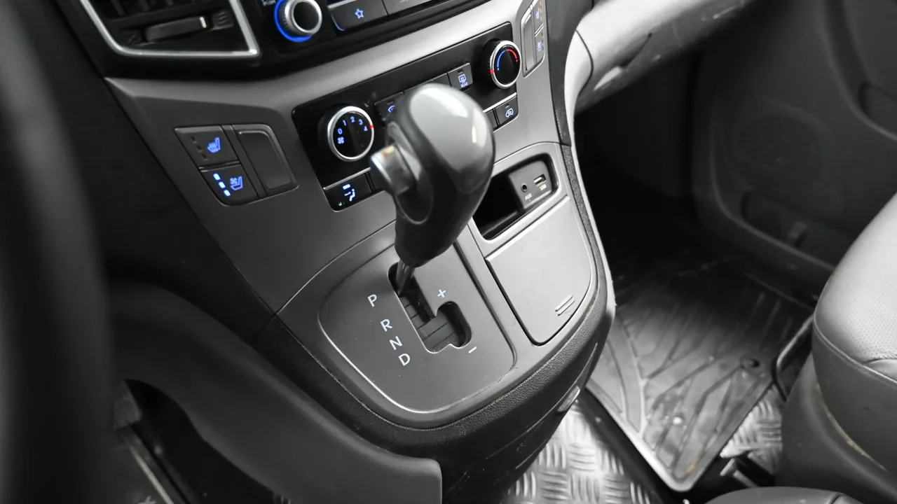 Hyundai Starex — miniaturë 9