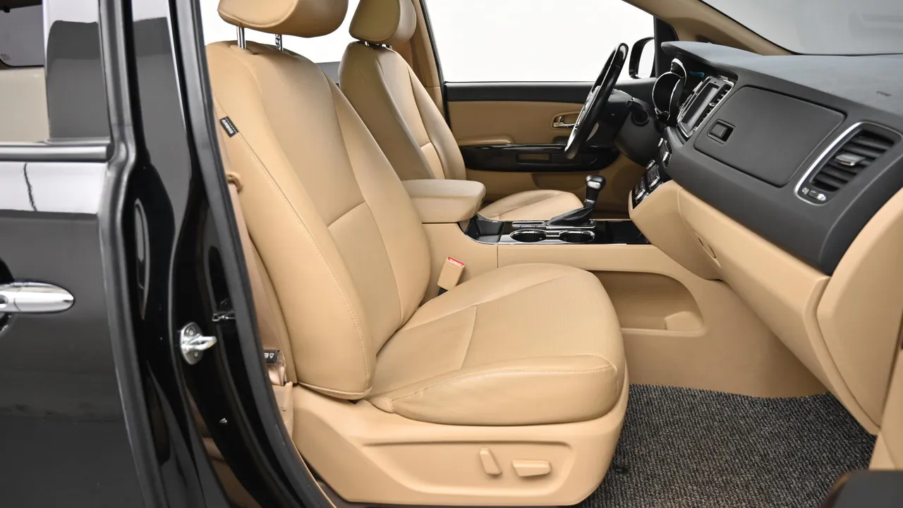 Kia Carnival — miniaturë 10