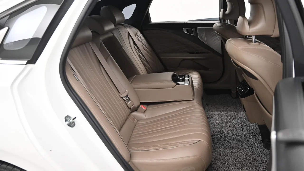Kia K8 — miniaturë 12