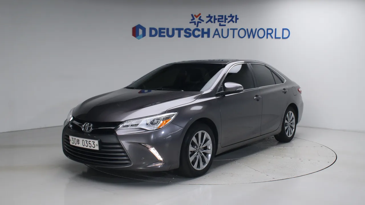 Toyota Camry 2.5 XLE — foto 1
