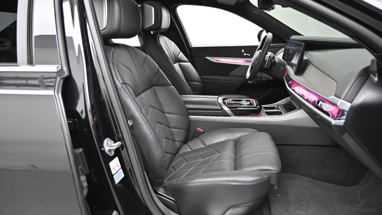 BMW 7er — miniaturë 10