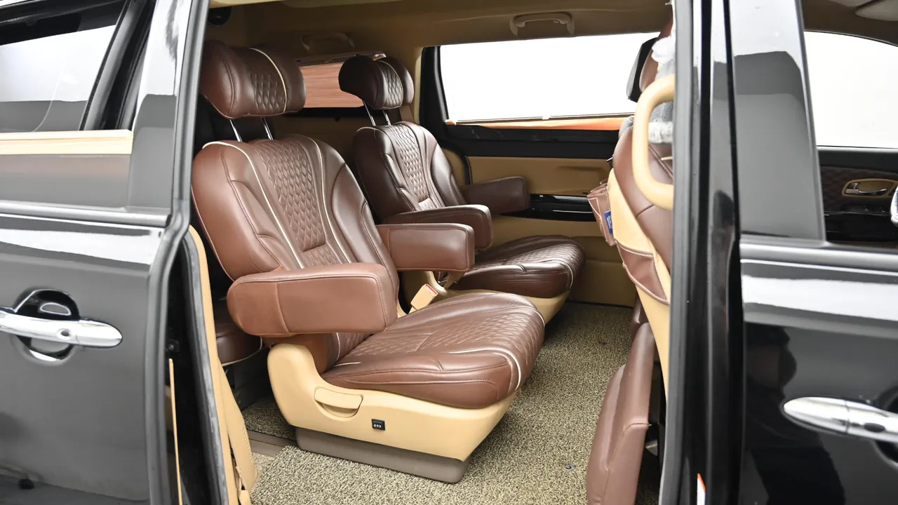 Kia Carnival — miniaturë 12