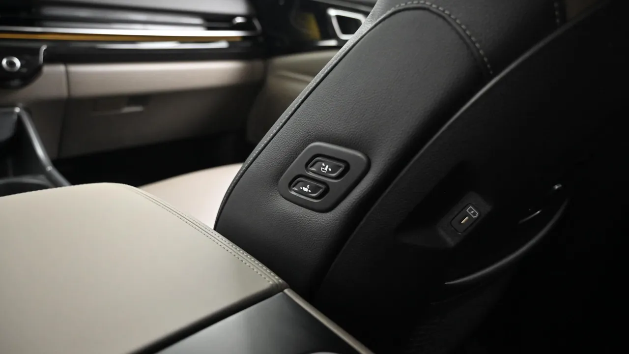 Kia Carnival — miniaturë 18