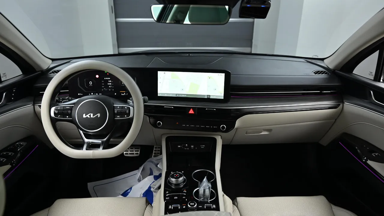 Kia K5 — miniaturë 7