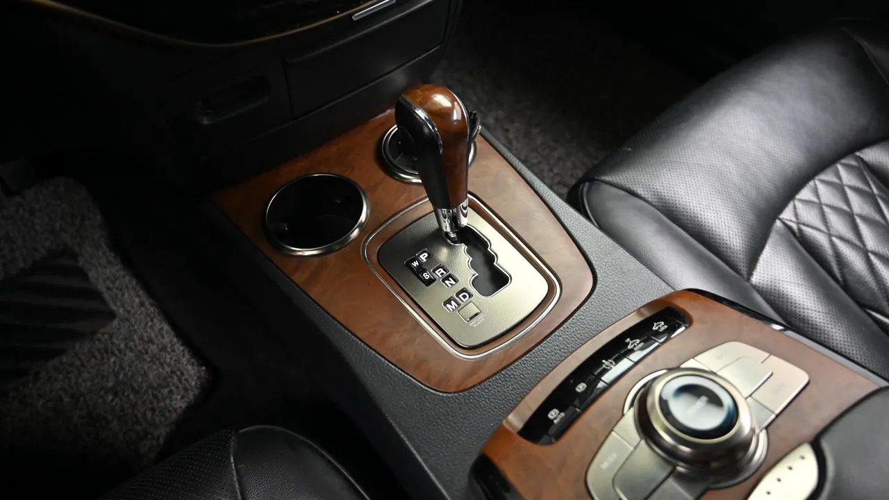 KGM (Ssangyong) New Chairman W CW700 4TRONIC VIP