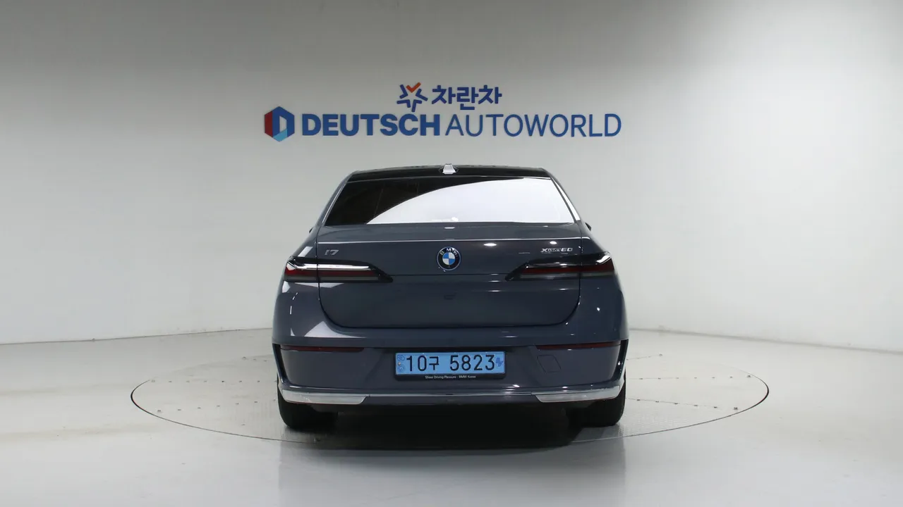 BMW i7 — miniaturë 4