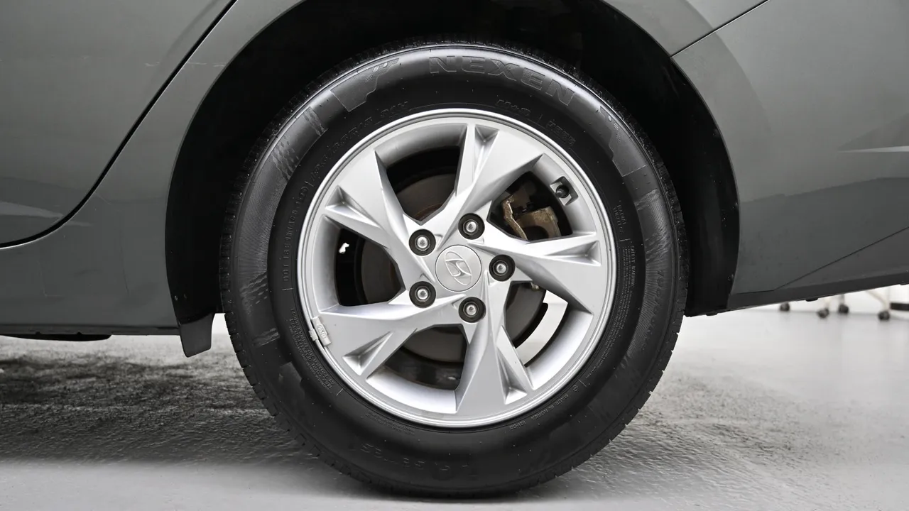 Hyundai Avante — miniaturë 5
