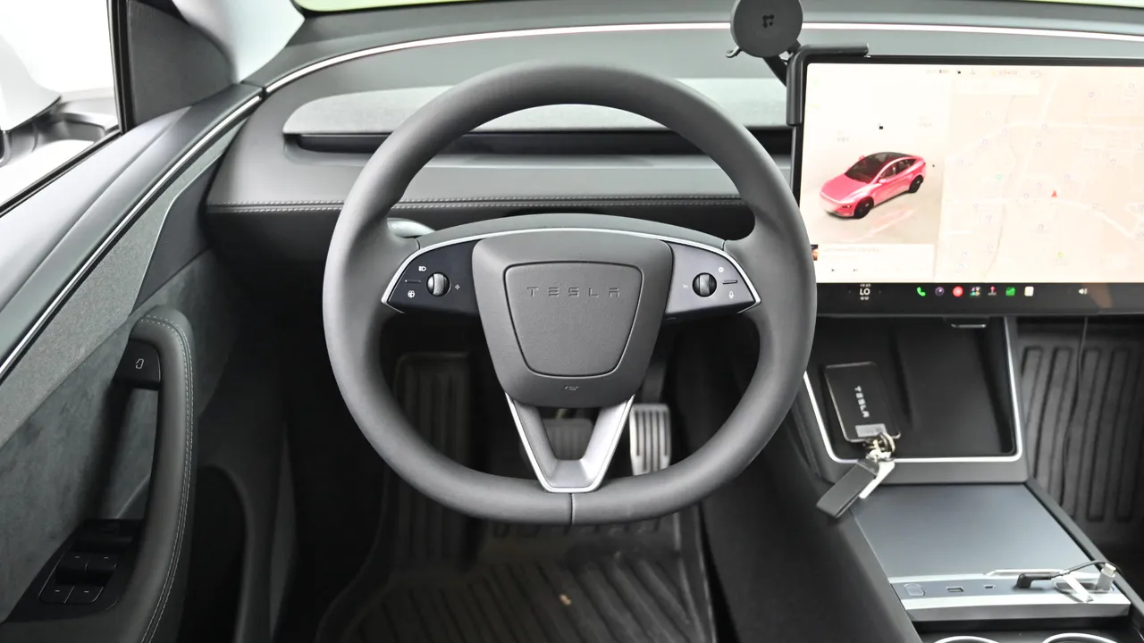 Tesla Model Y — miniaturë 13