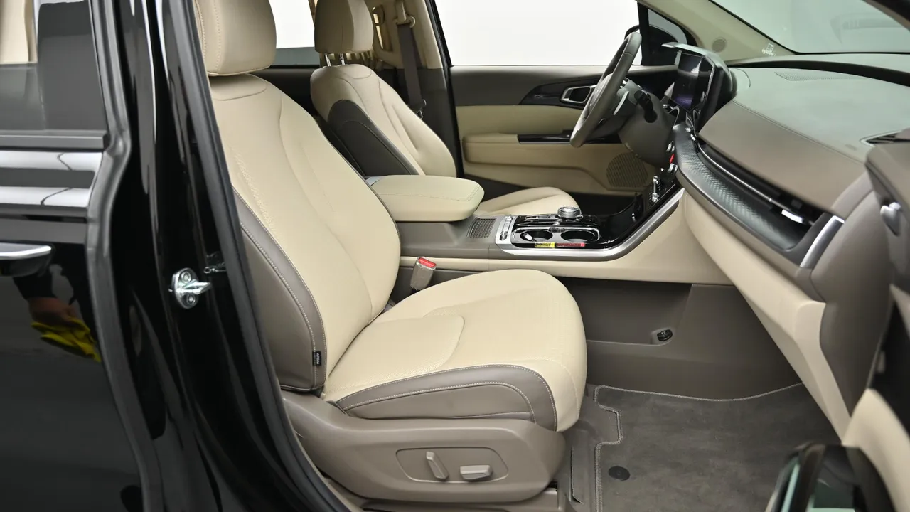 Kia Carnival — miniaturë 10