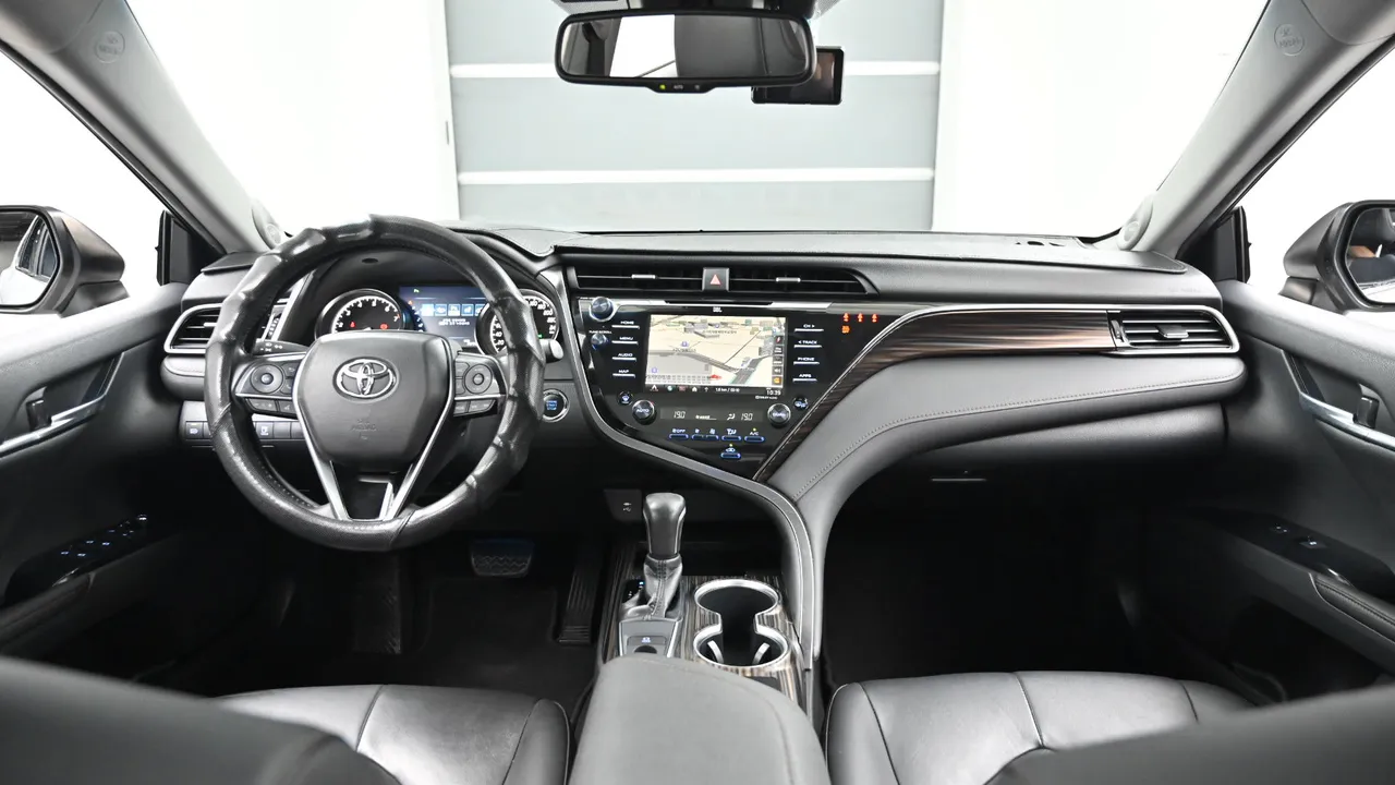 Toyota Camry — miniaturë 7