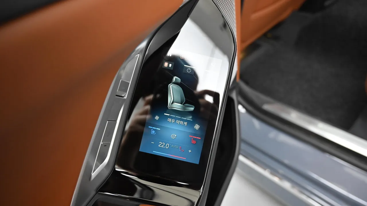 BMW 7er — miniaturë 16