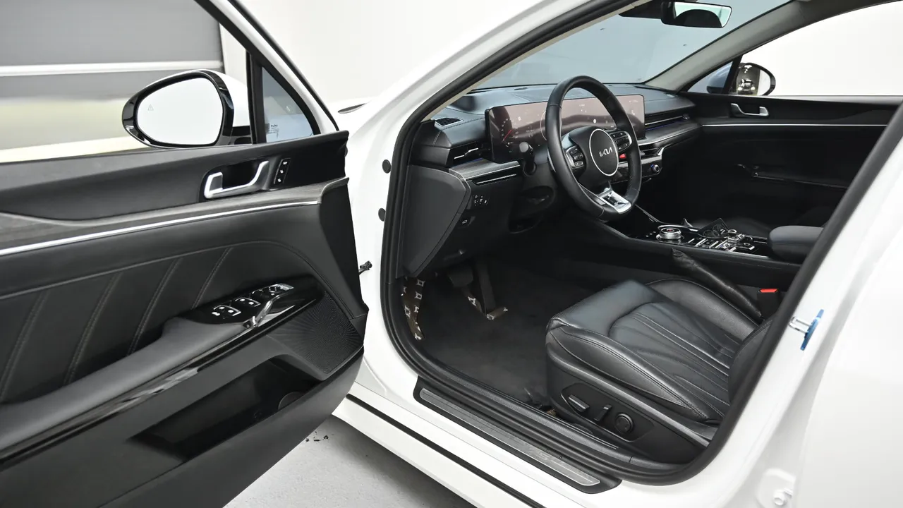 Kia K5 — miniaturë 11