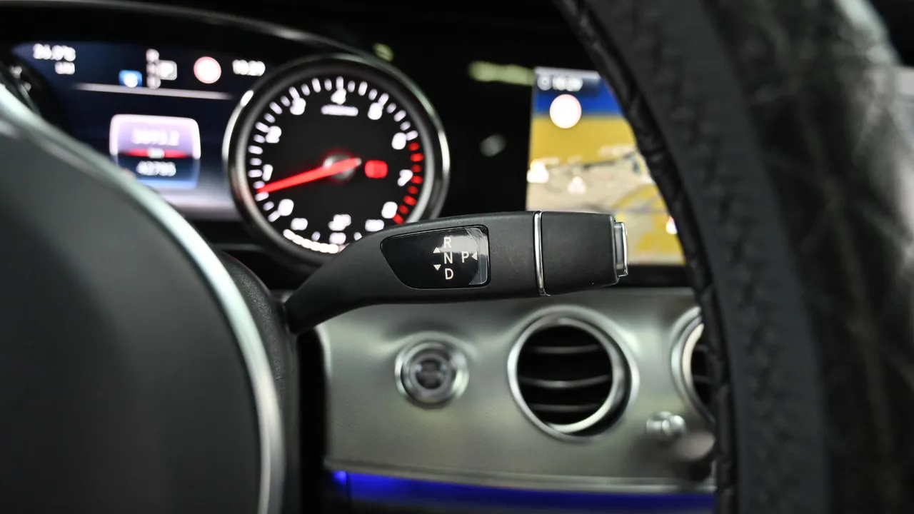 Mercedes-Benz E-klasse — miniaturë 9