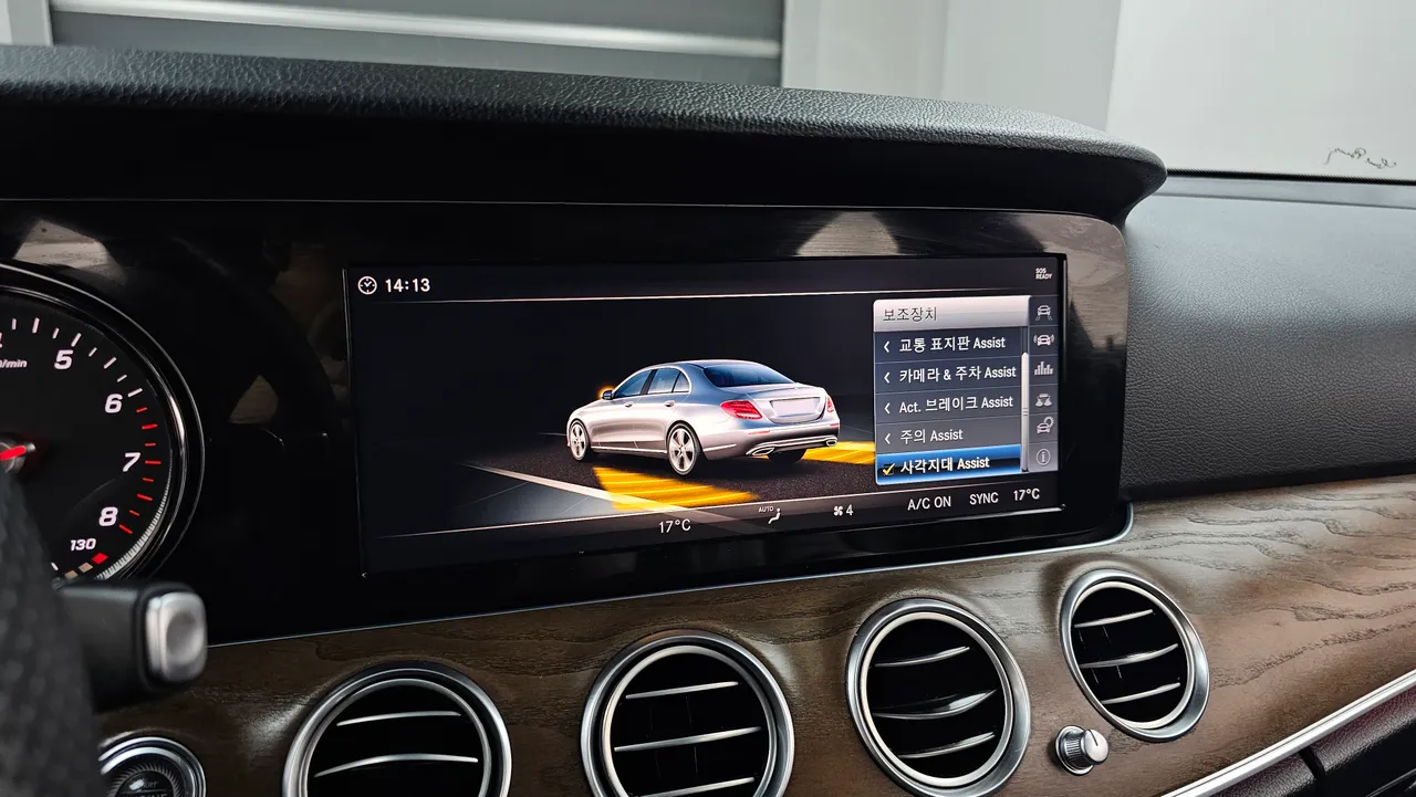 Mercedes-Benz E-klasse — miniaturë 17