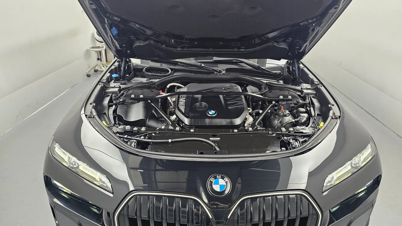BMW 7er — miniaturë 6