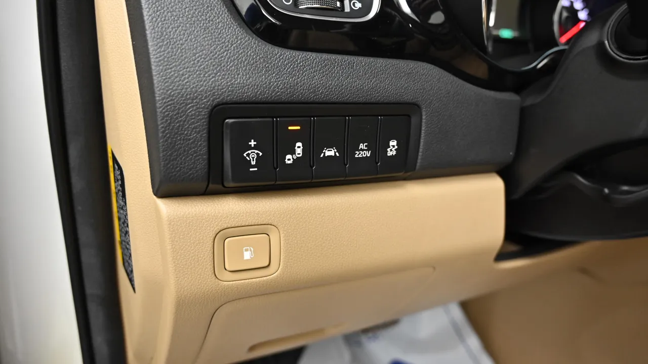 Kia Carnival — miniaturë 17