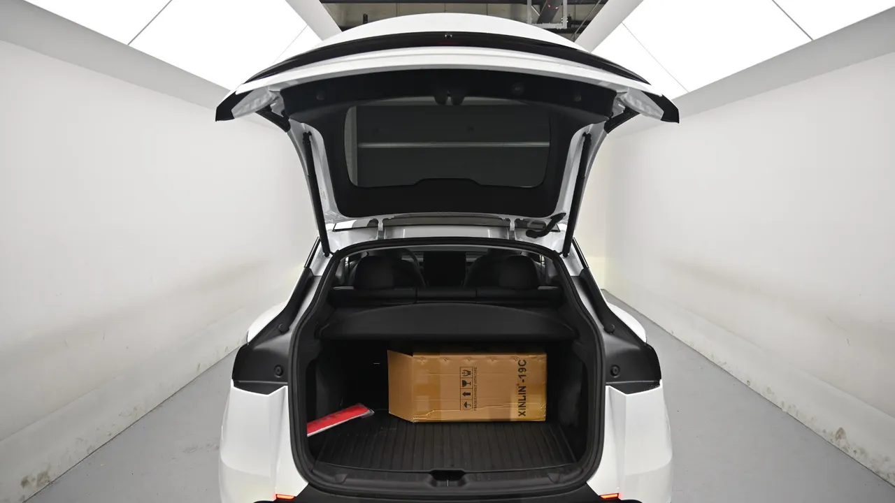 Tesla Model Y — miniaturë 19