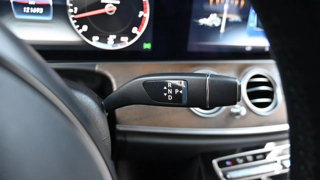 Mercedes-Benz E-klasse — miniaturë 9