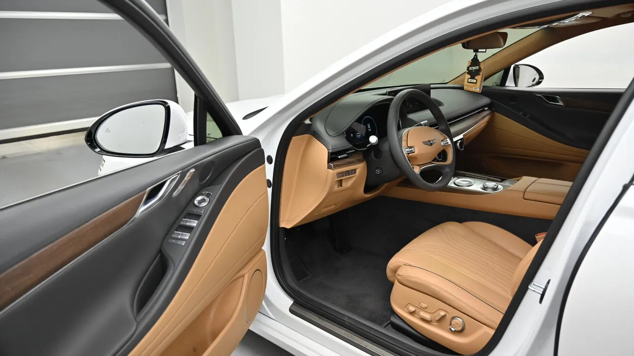 Genesis G80 — miniaturë 11