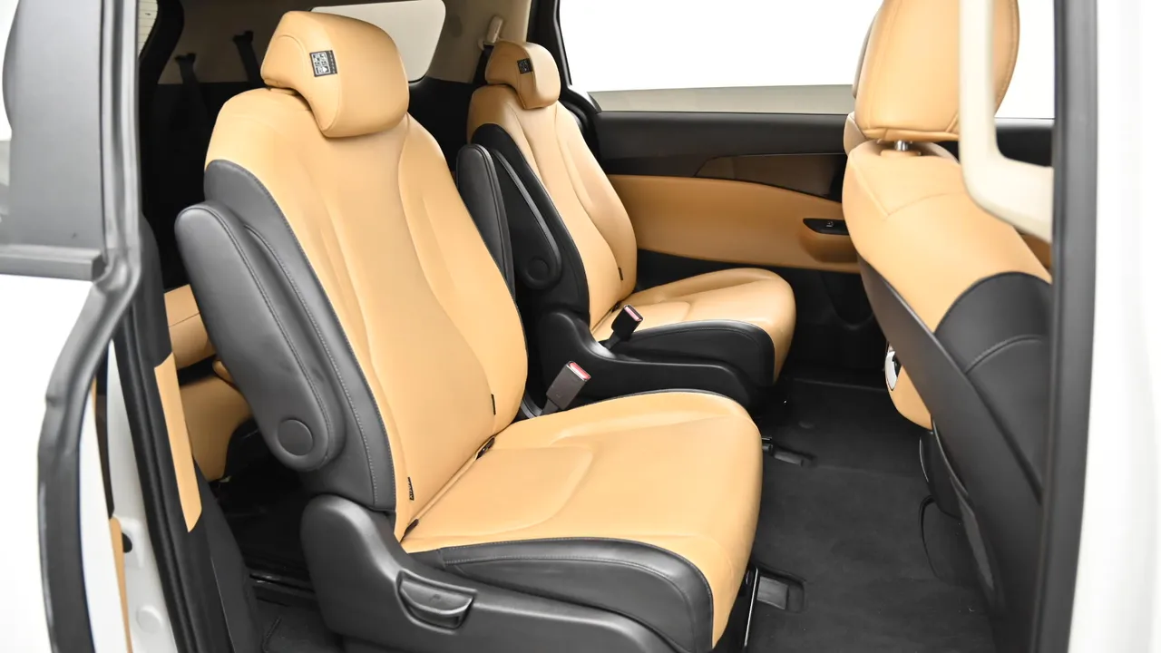 Kia Carnival — miniaturë 12