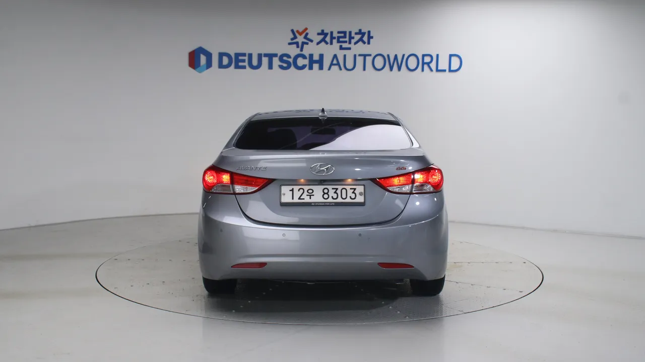 Hyundai Avante — miniaturë 4