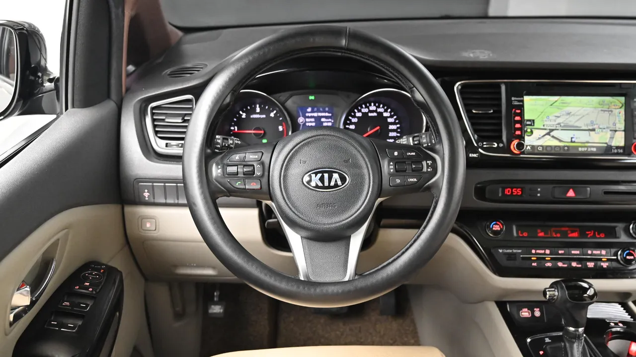 Kia Carnival — miniaturë 13