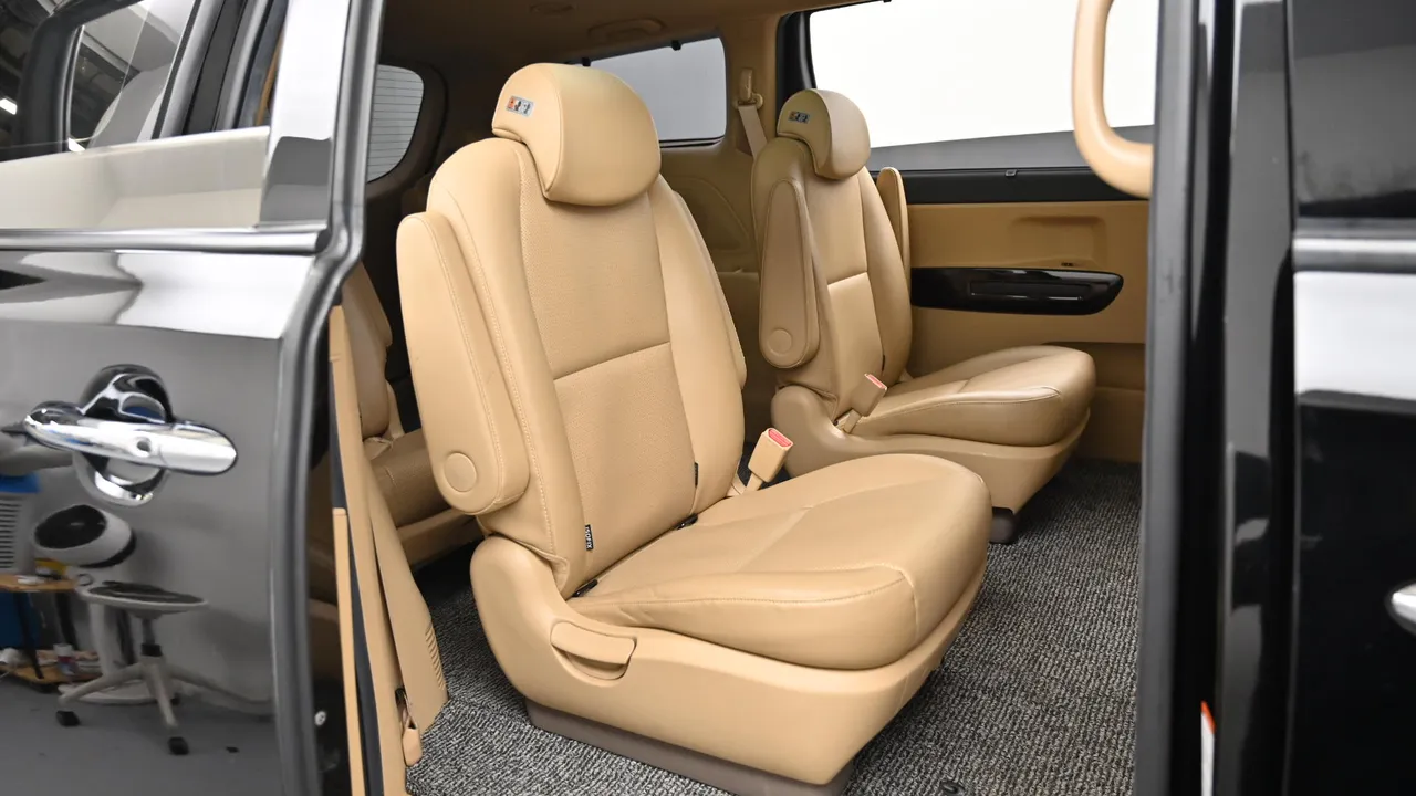 Kia Carnival — miniaturë 12