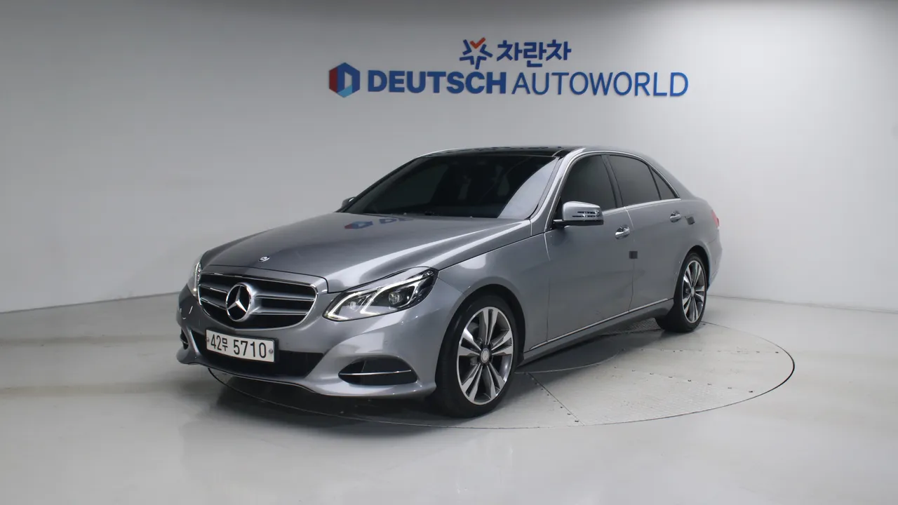 Mercedes-Benz E-klasse E300 4MATIC 아방가르드 — foto 1