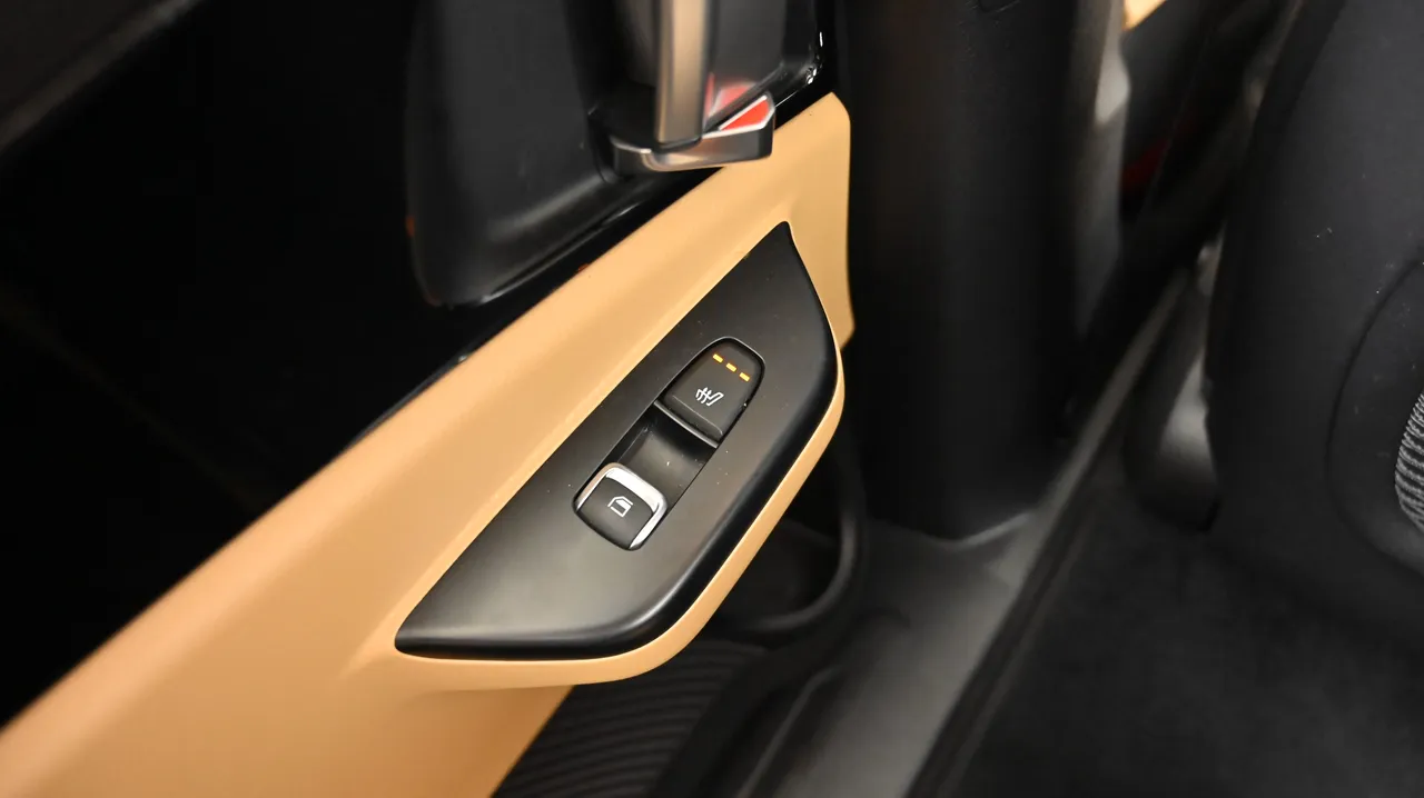 Kia Carnival — miniaturë 16