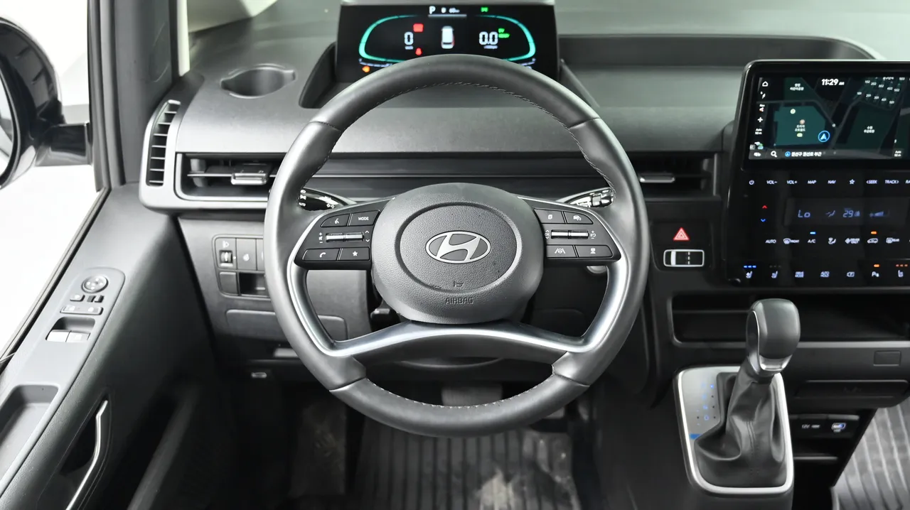 Hyundai Staria — miniaturë 13