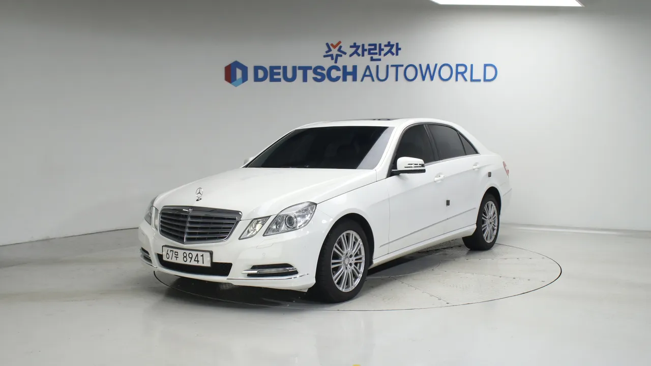 Mercedes-Benz E-klasse E300 엘레강스 — foto 1
