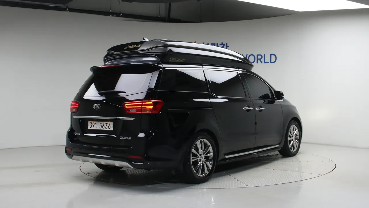 Kia Carnival — miniaturë 2