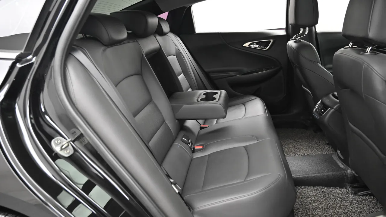 Chevrolet Malibu — miniaturë 12
